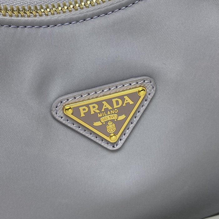 A bag women's Prada Nylon Hobo 22 cm фото 6