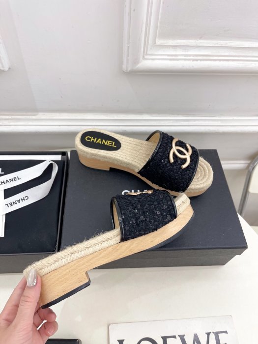 Шлепанцы женские фото 4