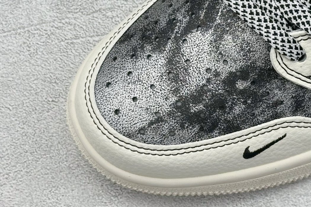 Кроссовки Travis Scott x Fragment Design x Air Jordan 1 Low OG SP AJ1 фото 7