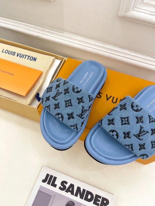 Шлепанцы женские фото 6