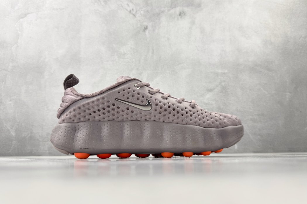 Sneakers Nike Mind 002 - the size 45