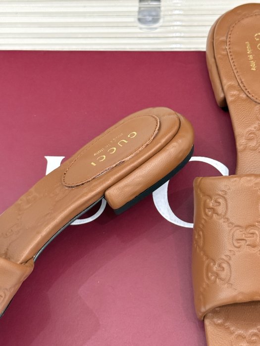 Шлепанцы фото 6