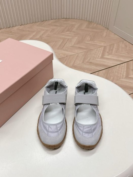 Кроссовки женские фото 5