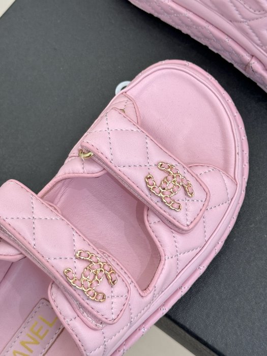 Шлепанцы женские фото 7