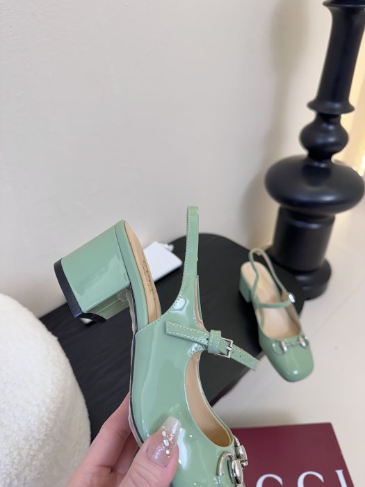 Босоножки фото 6