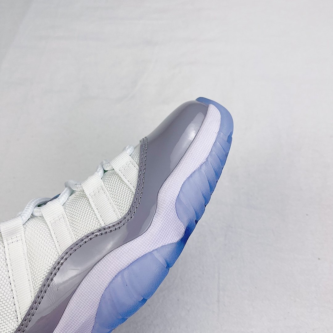 Кроссовки Air Jordan AJ11 Low Cement Grey AV2187-140 фото 4