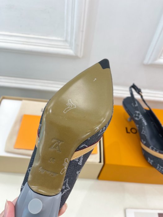 Босоножки фото 9