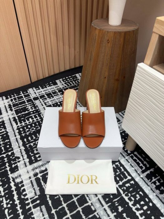 Босоножки Dior Icon на толстом фото 2