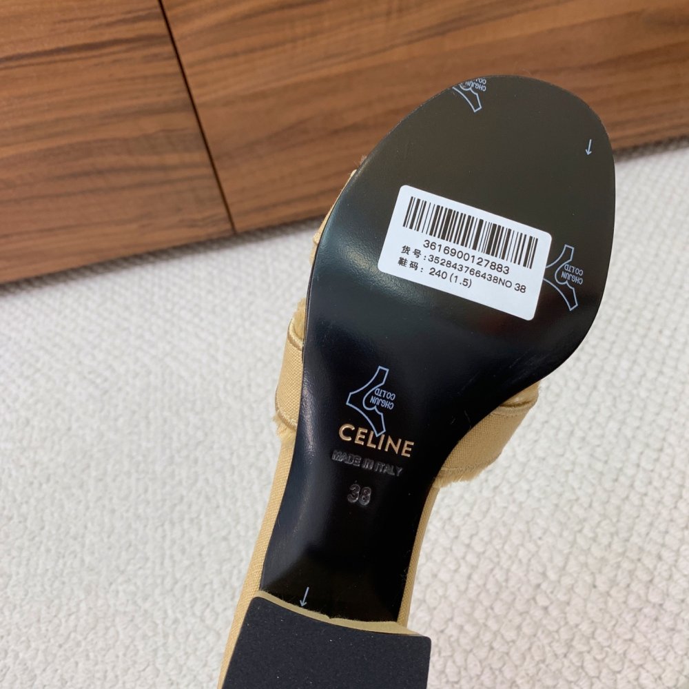 Шлепанцы женские фото 9