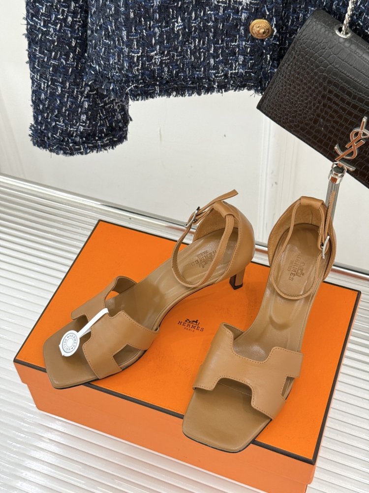 Босоножки фото 2