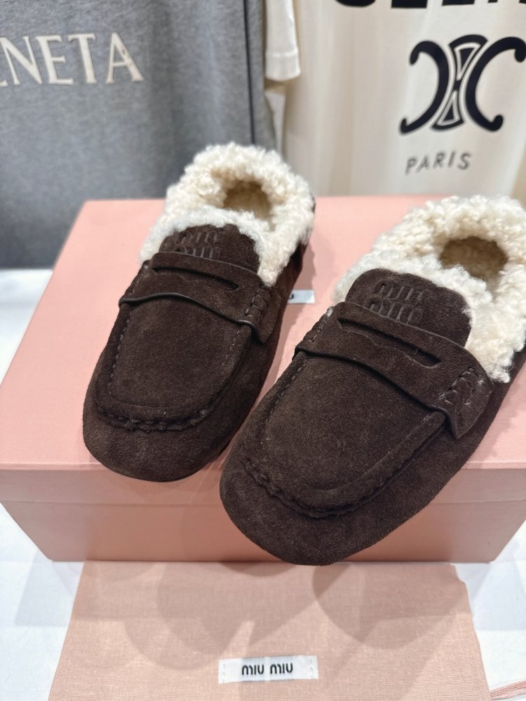 Лоферы женские на меху фото 7