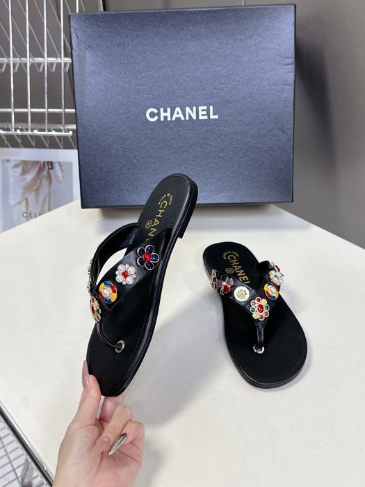 Шлепанцы фото 4