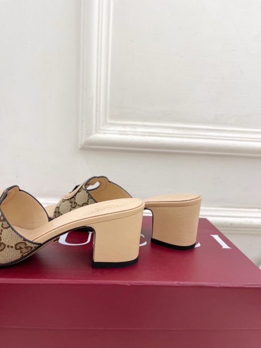 Босоножки фото 8