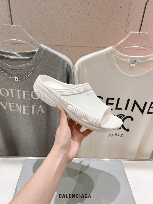 Шлепанцы фото 5