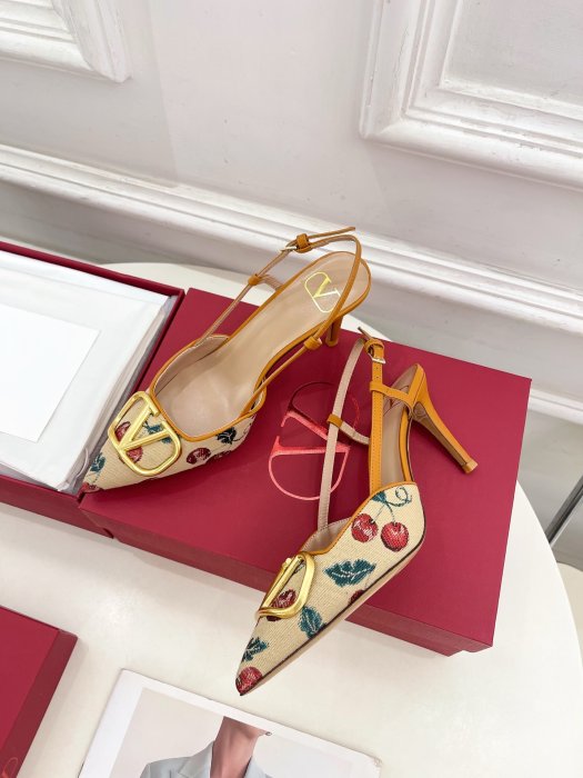 Босоножки фото 5