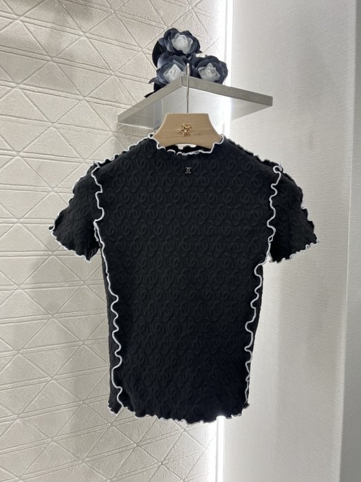 Футболка женская