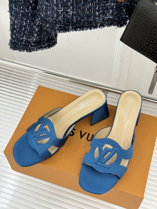 Босоножки фото 2