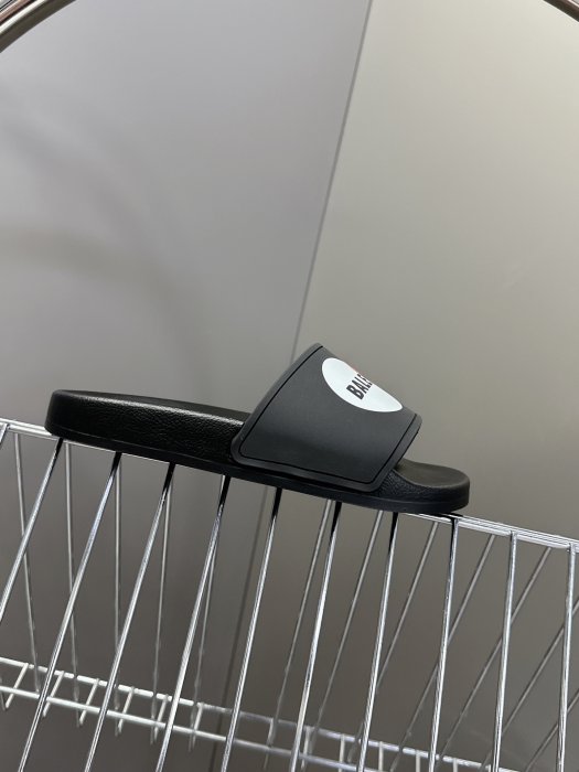 Шлепанцы фото 5