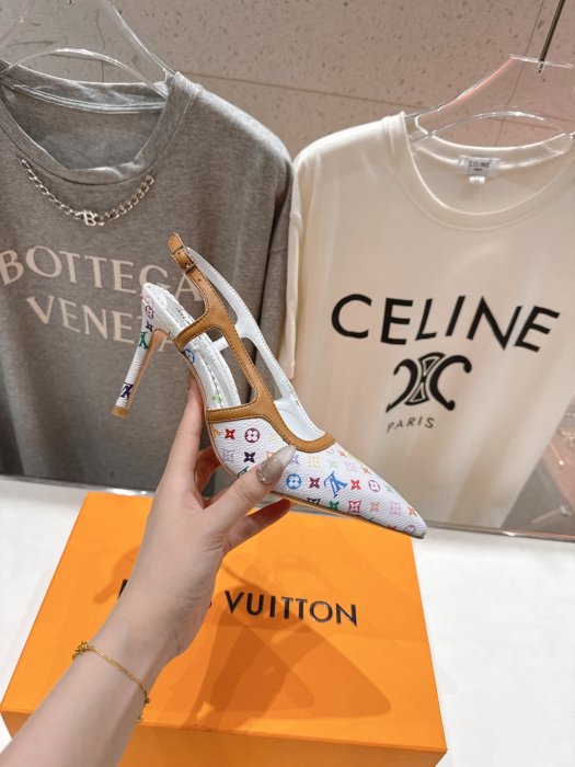 Босоножки фото 5