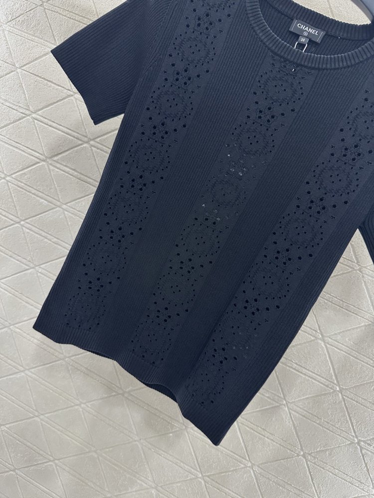 Футболка жіноча фото 5