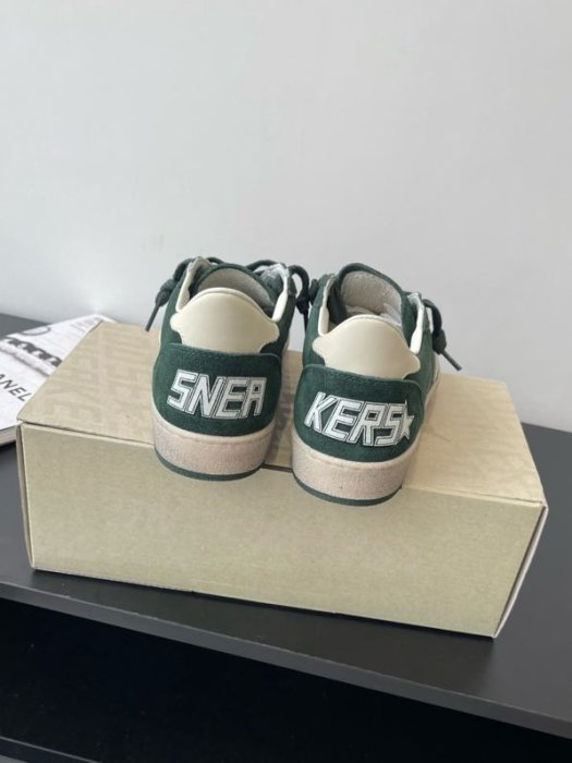 Кроссовки женские фото 2