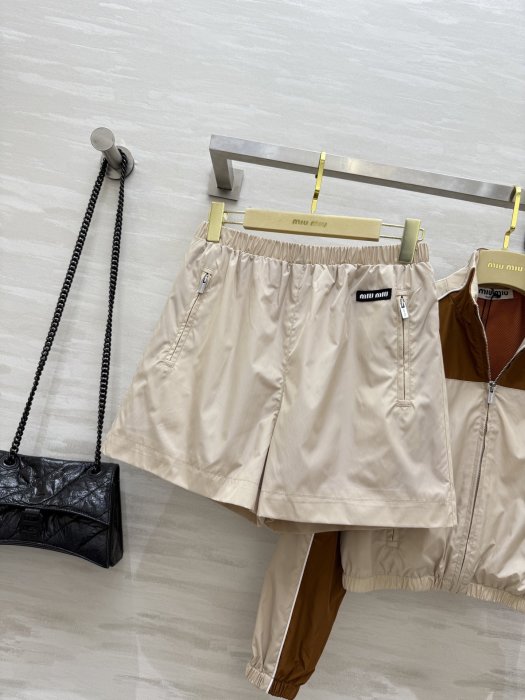 Костюм женский фото 6