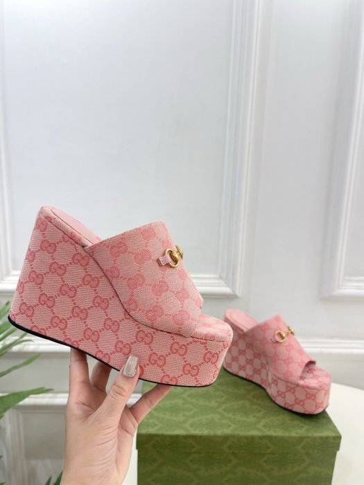 Босоножки фото 5