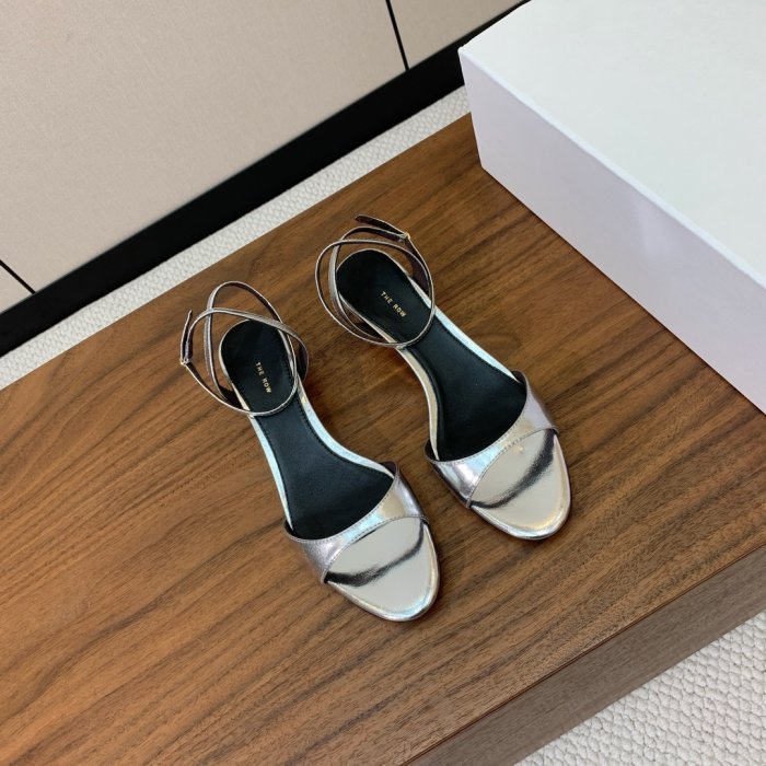 Босоножки фото 3