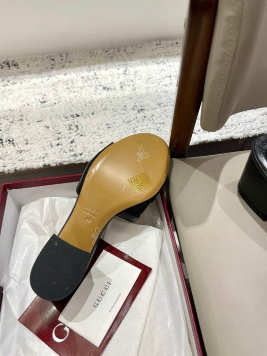 Босоножки фото 8