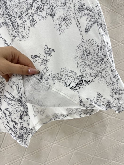 Футболка жіноча фото 7