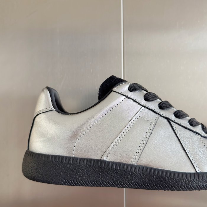 Кросівки фото 8