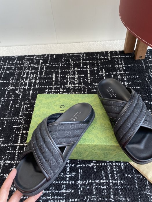 Шлепанцы фото 7