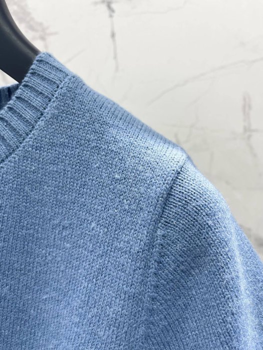 T-shirt women's фото 4