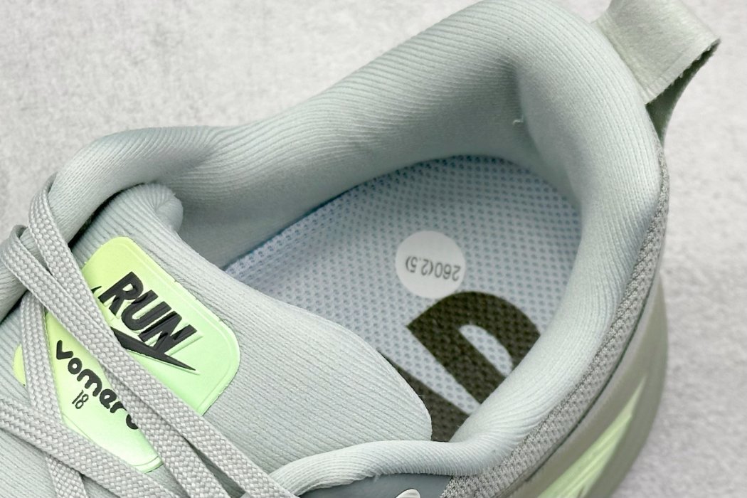 Кроссовки Zoom VOMERO 18 фото 8