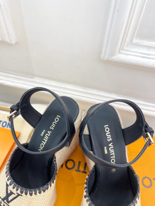 Босоножки фото 7