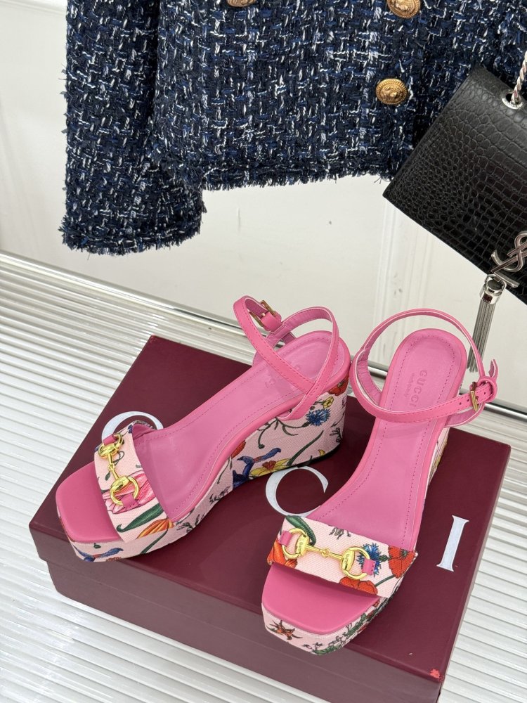 Босоножки фото 2