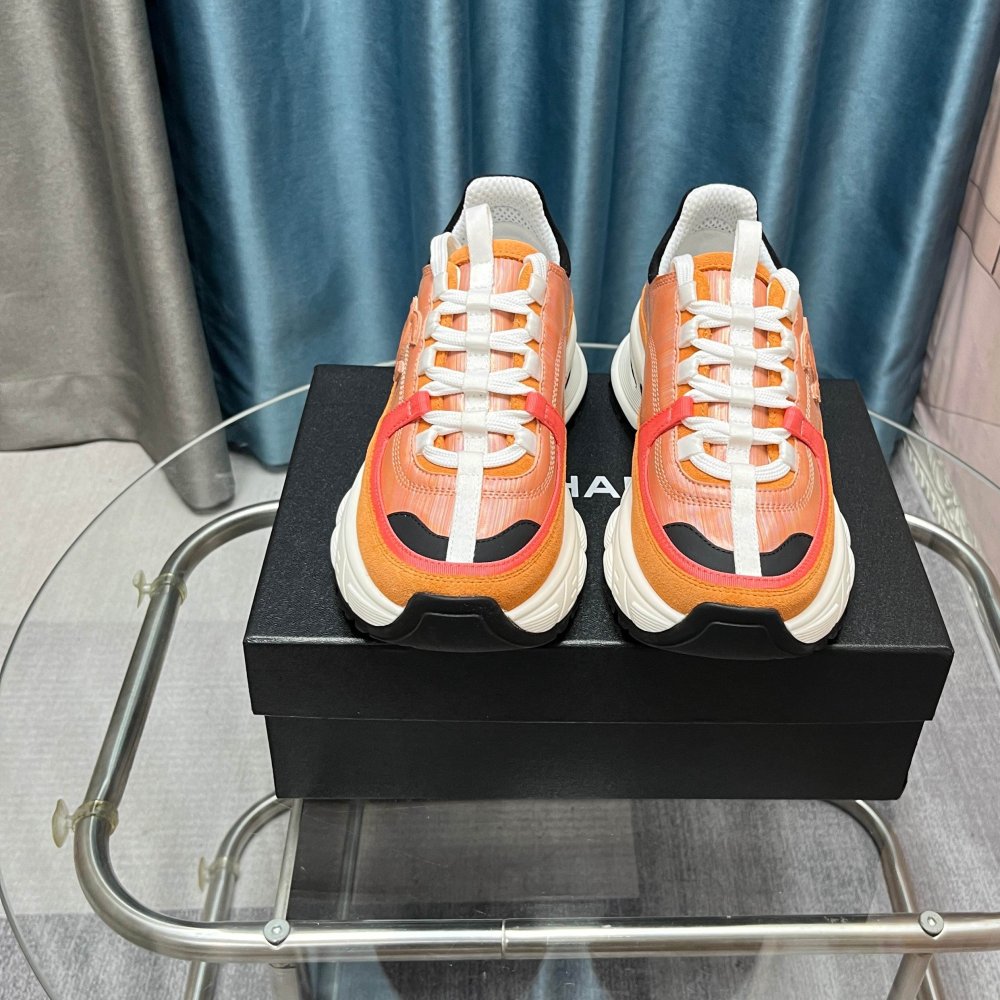 Кроссовки женские фото 2