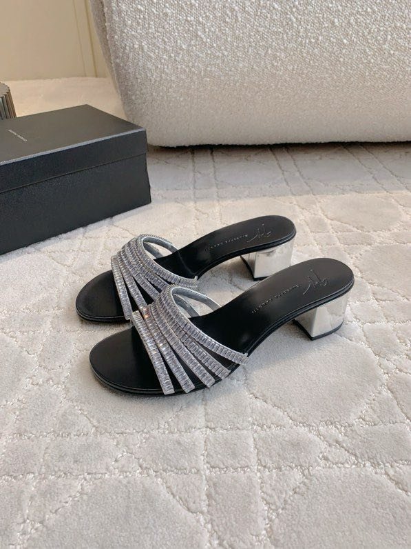 Босоніжки фото 8