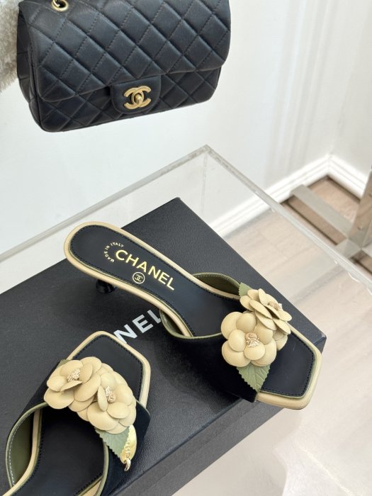 Босоножки фото 5