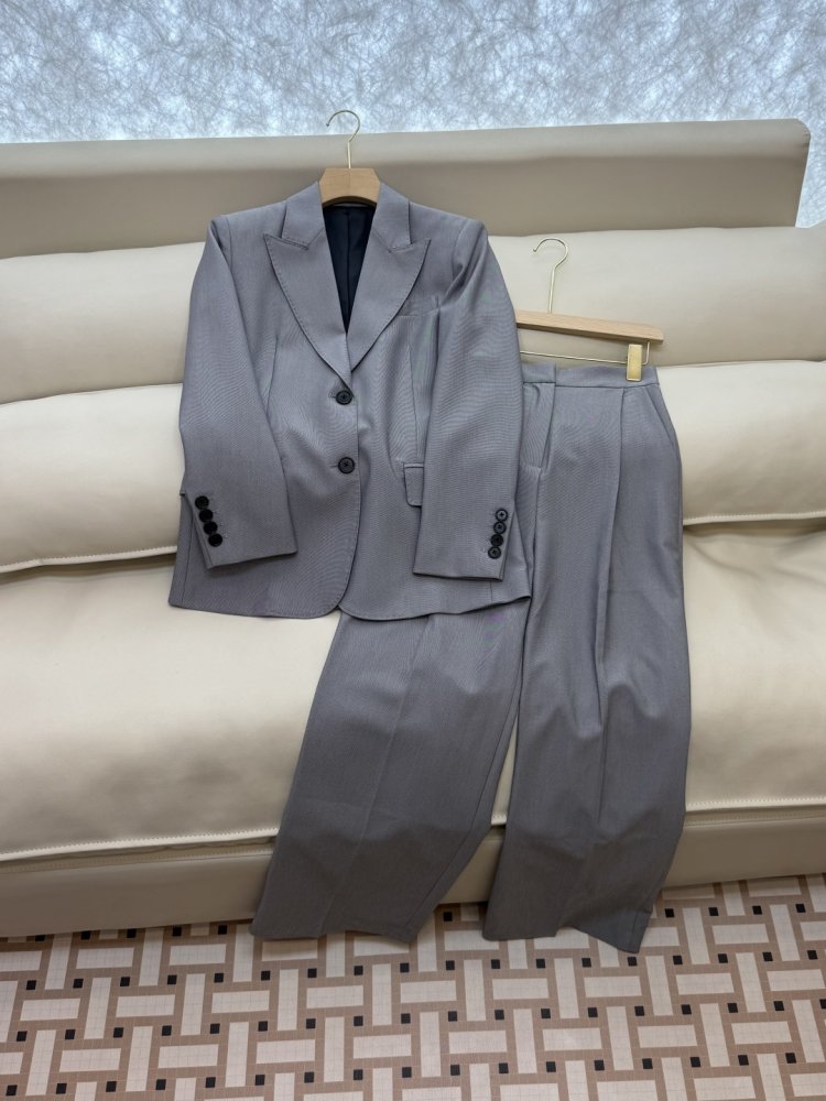 Costume female фото 3