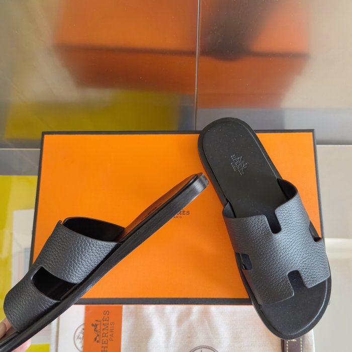 Шлепанцы женские фото 3