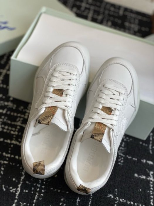 Кросівки фото 2