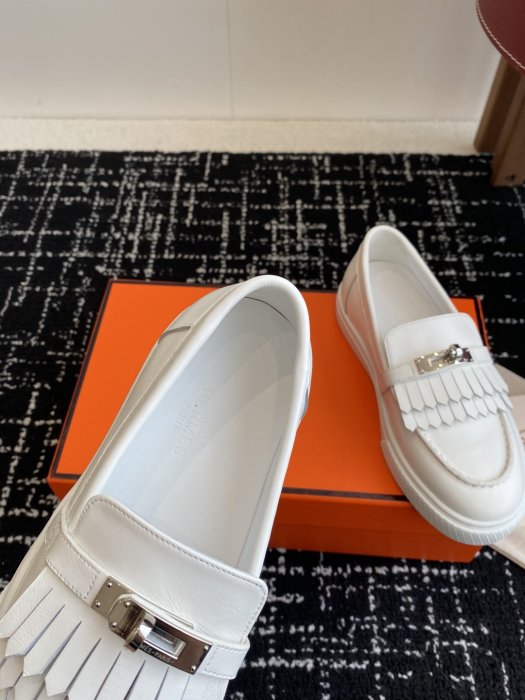 Лоферы кожаные женские фото 8