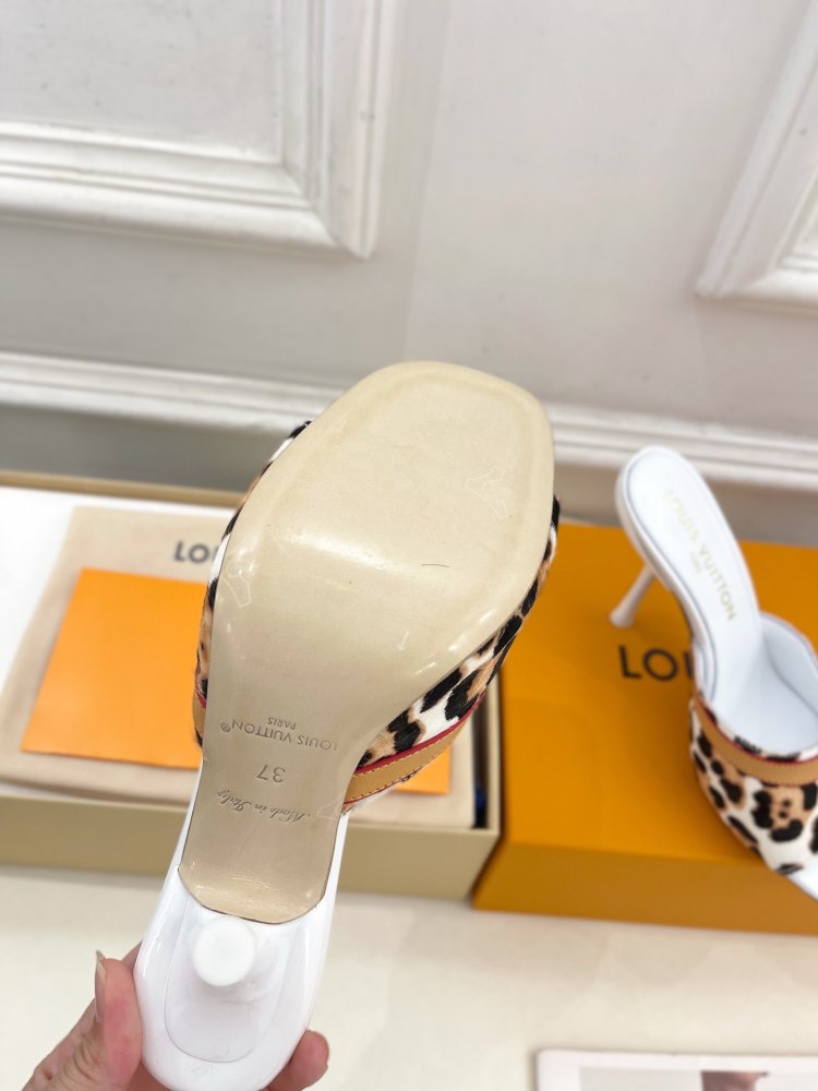 Босоножки фото 9