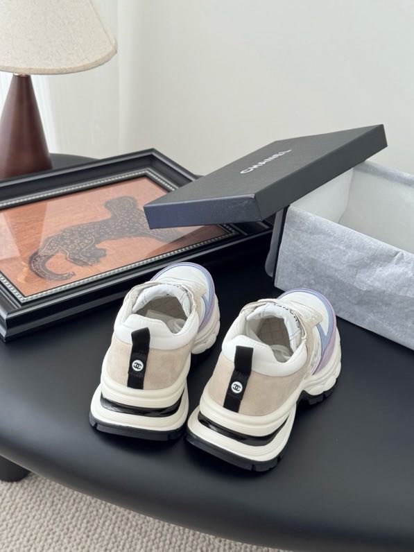 Кроссовки женские фото 3