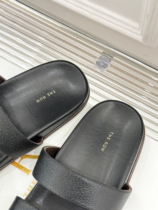 Шлепанцы фото 8