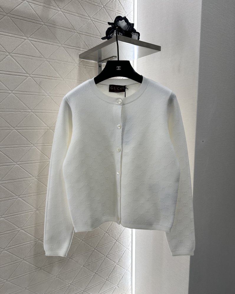 Кофта жіноча