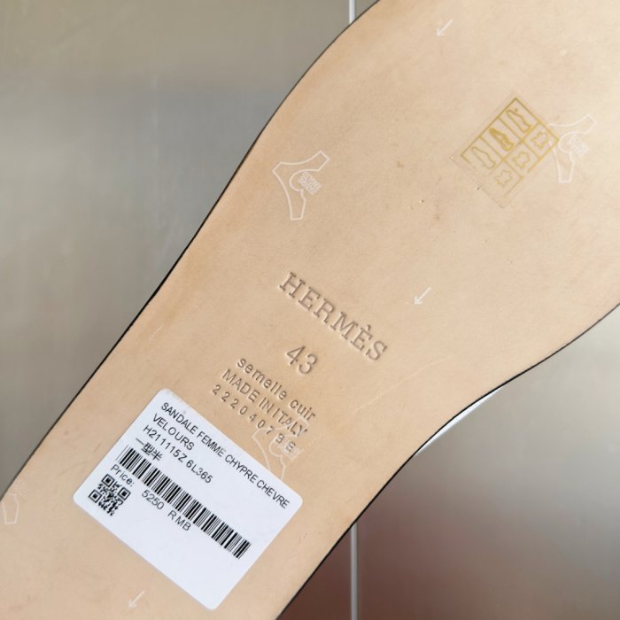 Шльопанці жіночі фото 9