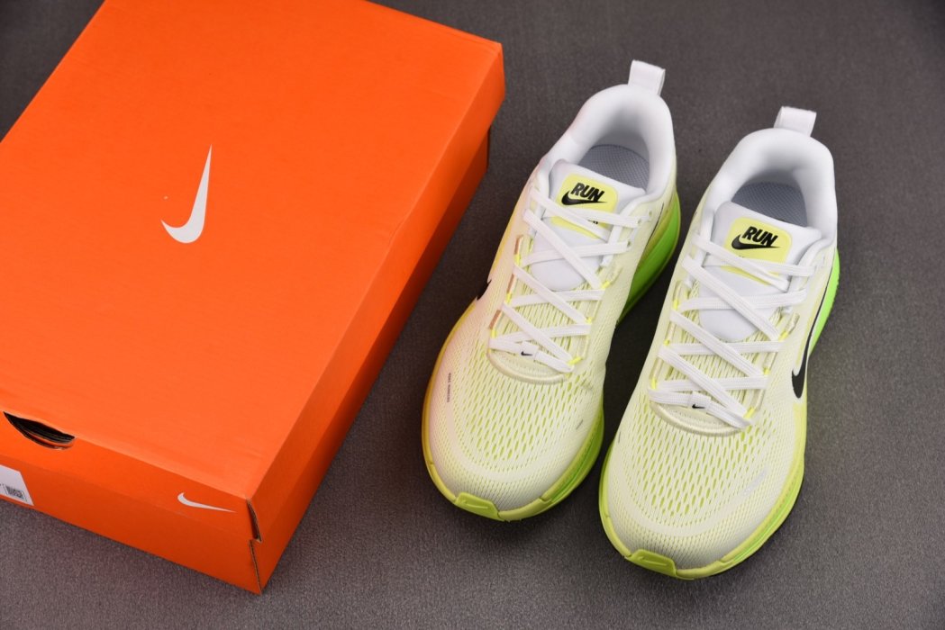 Кроссовки Vomero 18 White Electric Green Volt фото 7