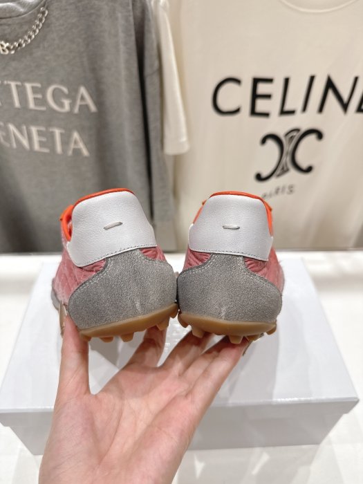 Кросівки фото 8